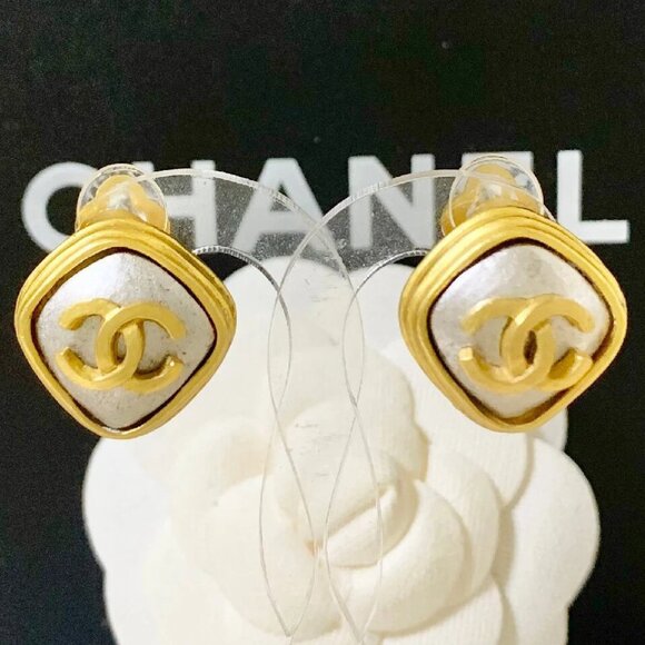 CHANEL CC Logos Rhombus Clip-On Earrings Gold & Silver Tone 97A Auth #2632